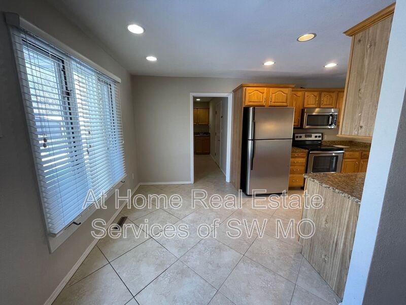 3917 E Lomita St - Photo 4 of 17