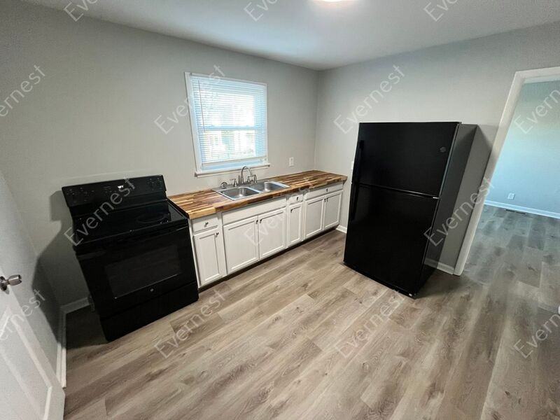 2413 14th Ave N - Photo 3 of 20