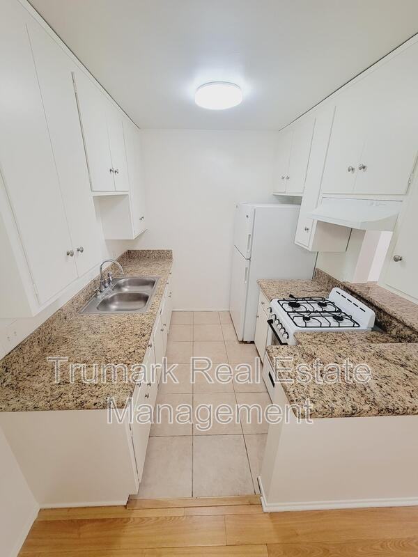 321 E Tujunga Ave #M - Photo 5 of 15