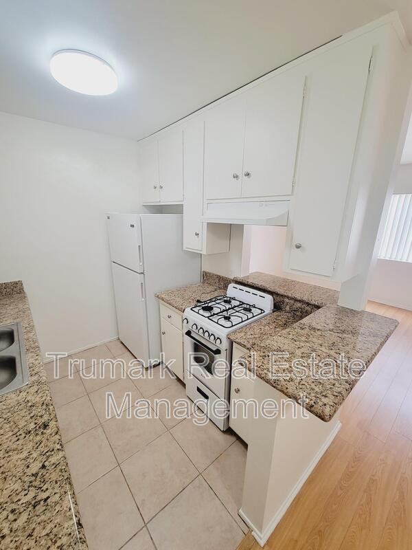 321 E Tujunga Ave #M - Photo 7 of 15