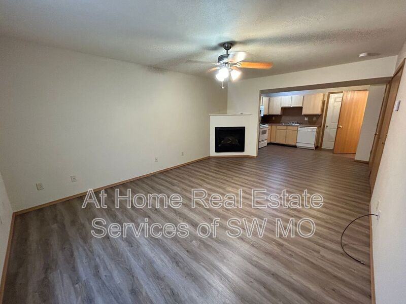 1408 W Frosty Dr #3 - Photo 2 of 8