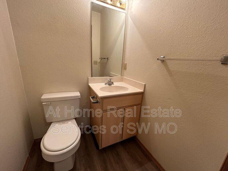 1408 W Frosty Dr #3 - Photo 4 of 8