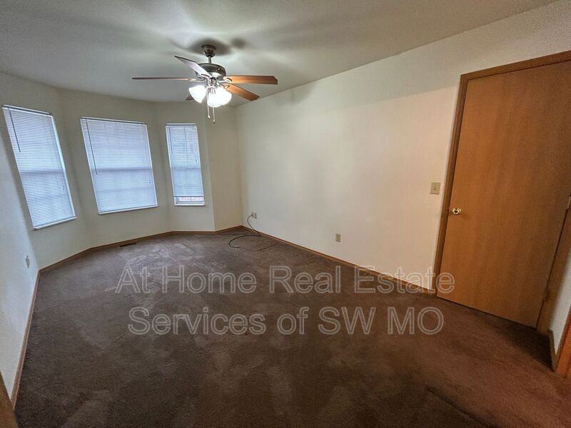 1408 W Frosty Dr #3 - Photo 5 of 8
