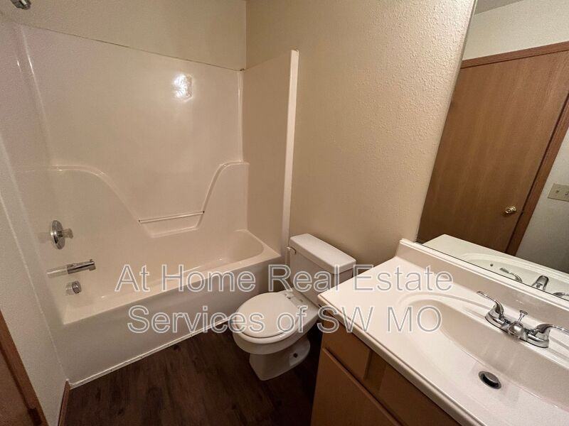 1408 W Frosty Dr #3 - Photo 6 of 8