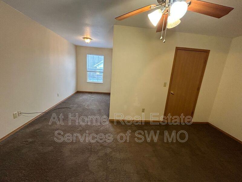 1408 W Frosty Dr #3 - Photo 7 of 8