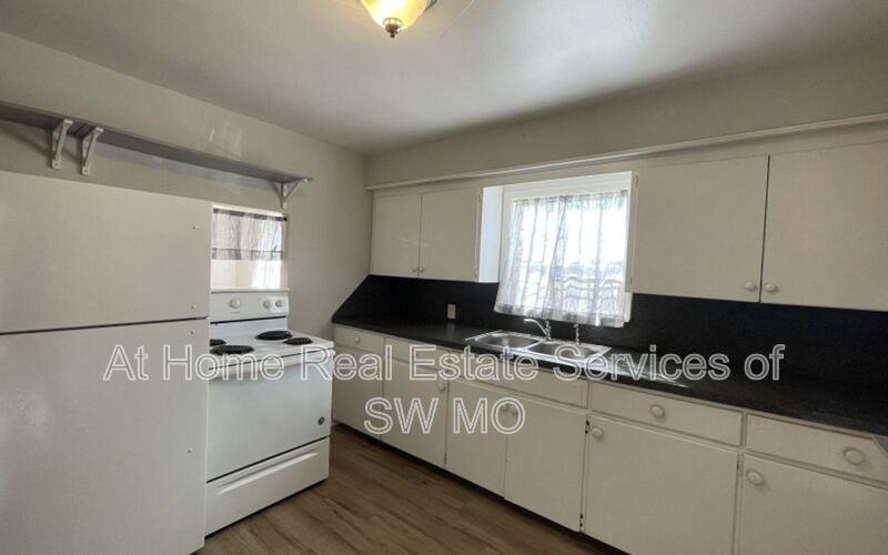 2125 W Nichols St - Photo 2 of 7