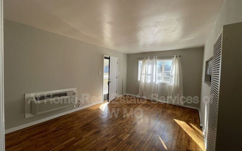2125 W Nichols St - Photo 7 of 7