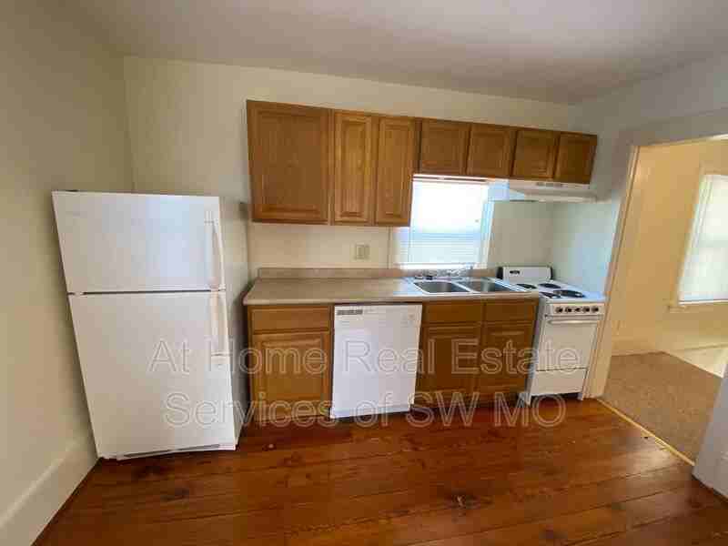 1628 N Benton Ave #10 - Photo 4 of 9