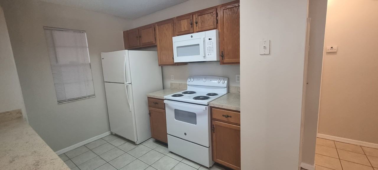 956 Forest Ridge Court #104 - Photo 5 of 25