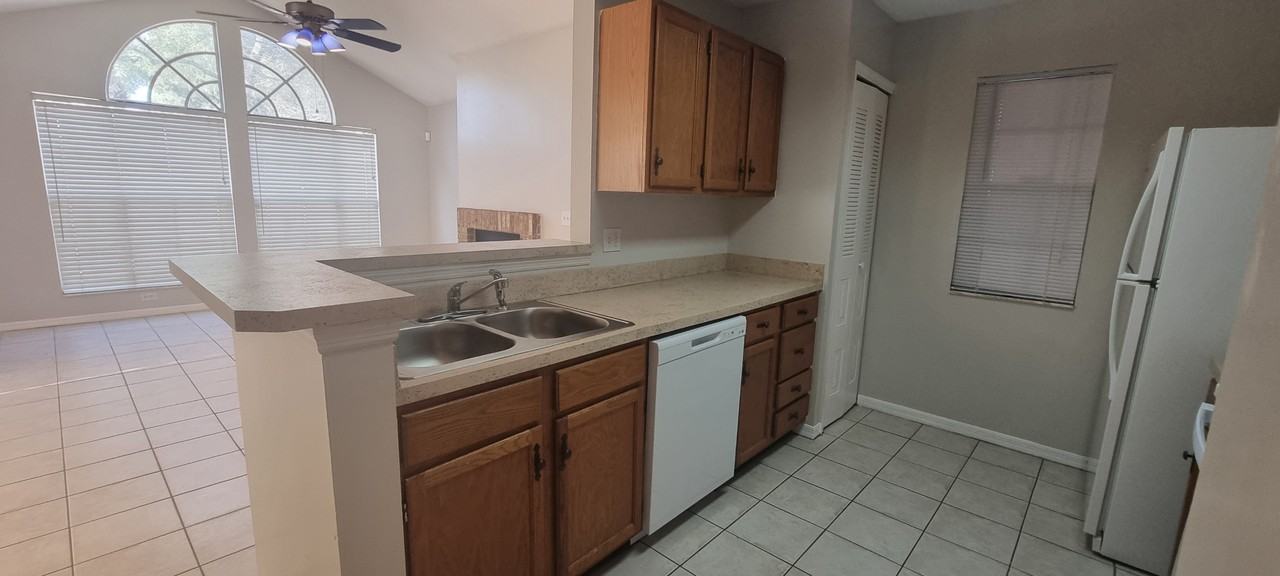 956 Forest Ridge Court #104 - Photo 6 of 25