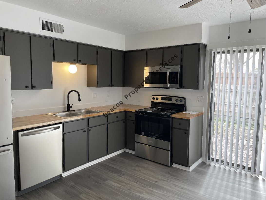 12336 Candelaria Rd Ne - Photo 5 of 18