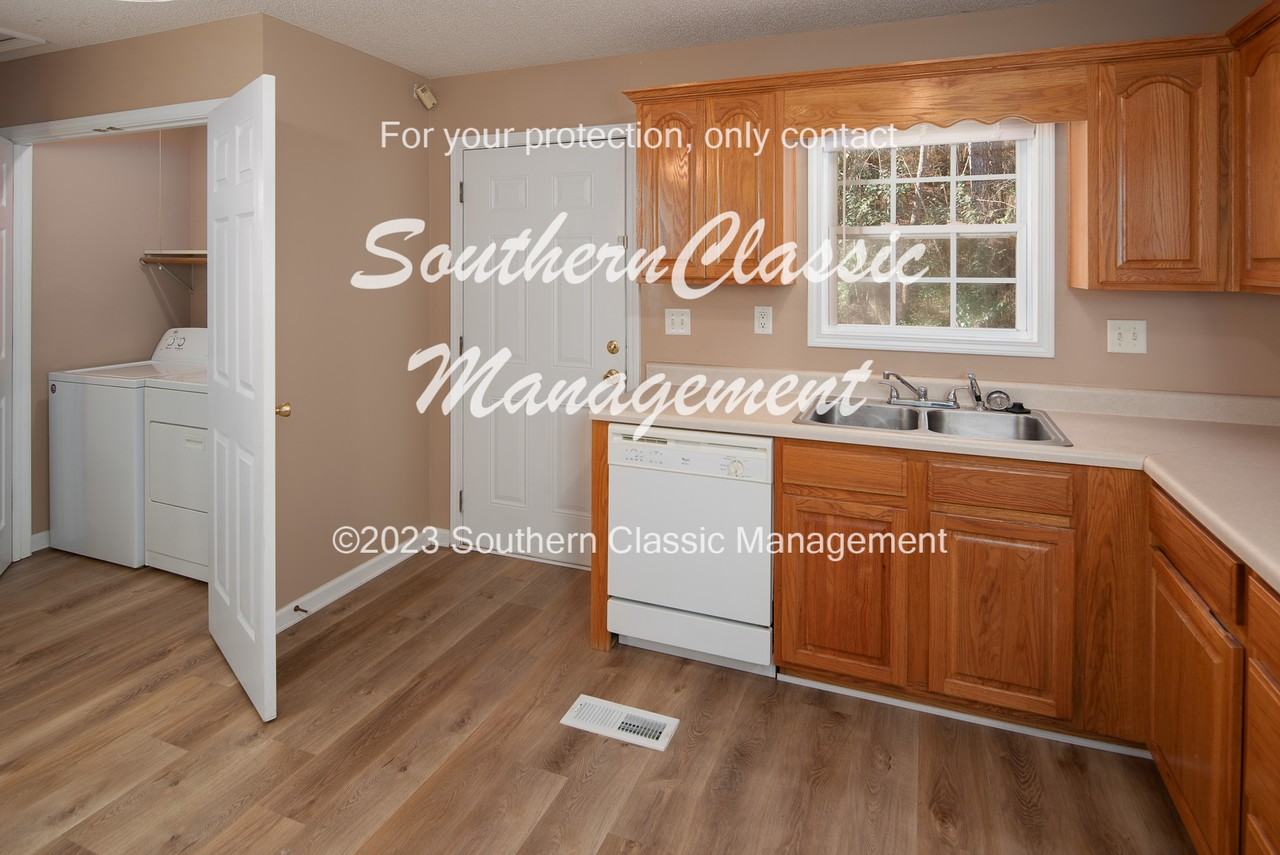 260 Brook St - Photo 2 of 12