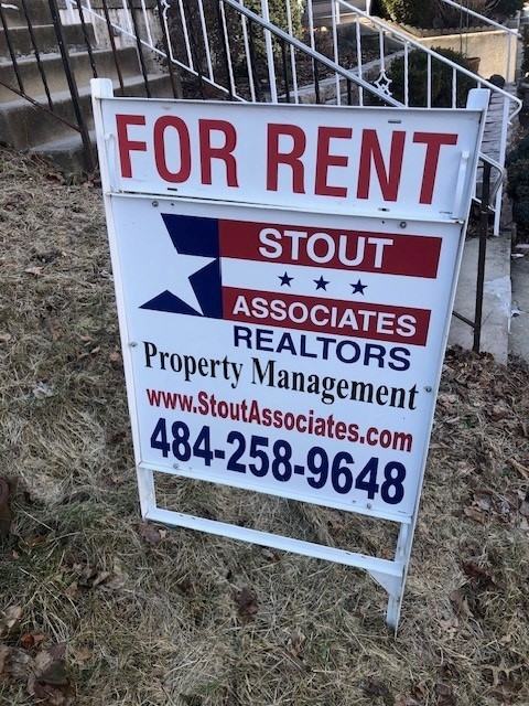 2530 Grant St - Photo 2 of 10