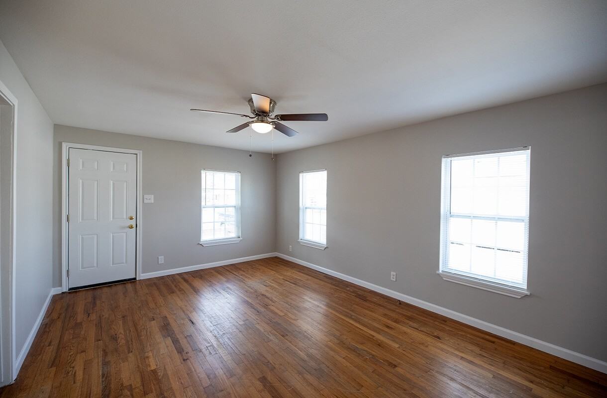 1206 18th St - Photo 2 of 13