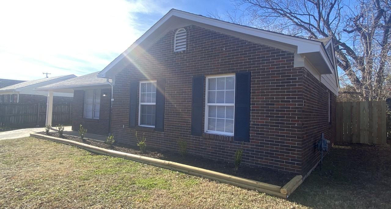 3563 Hillridge St - Photo 2 of 15