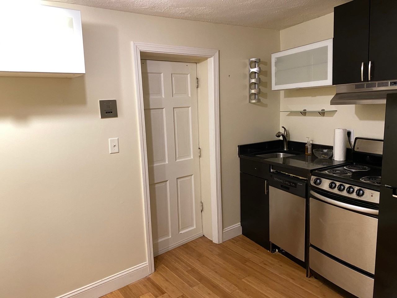 Bartlett Pl #2 - Photo 3 of 12