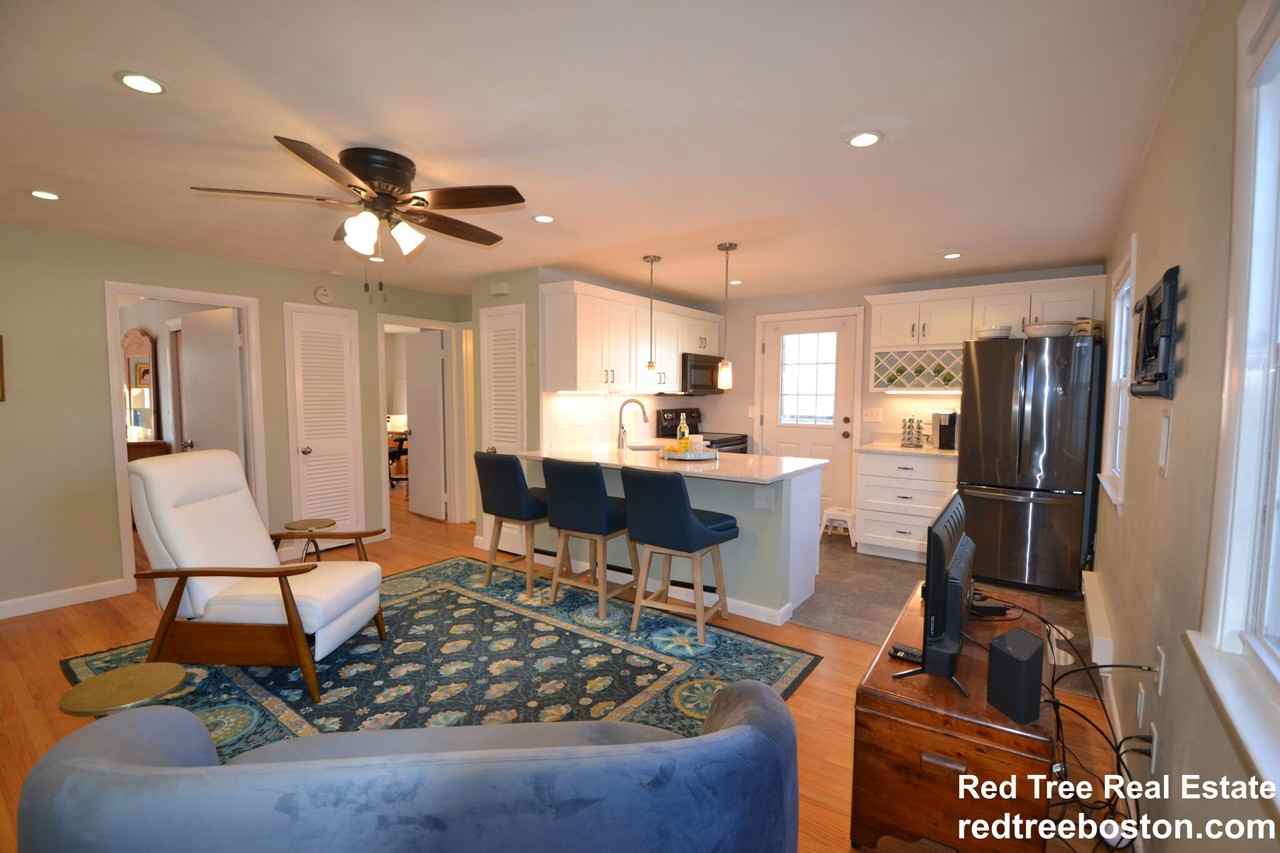 18 Austin Ct #D - Photo 2 of 31