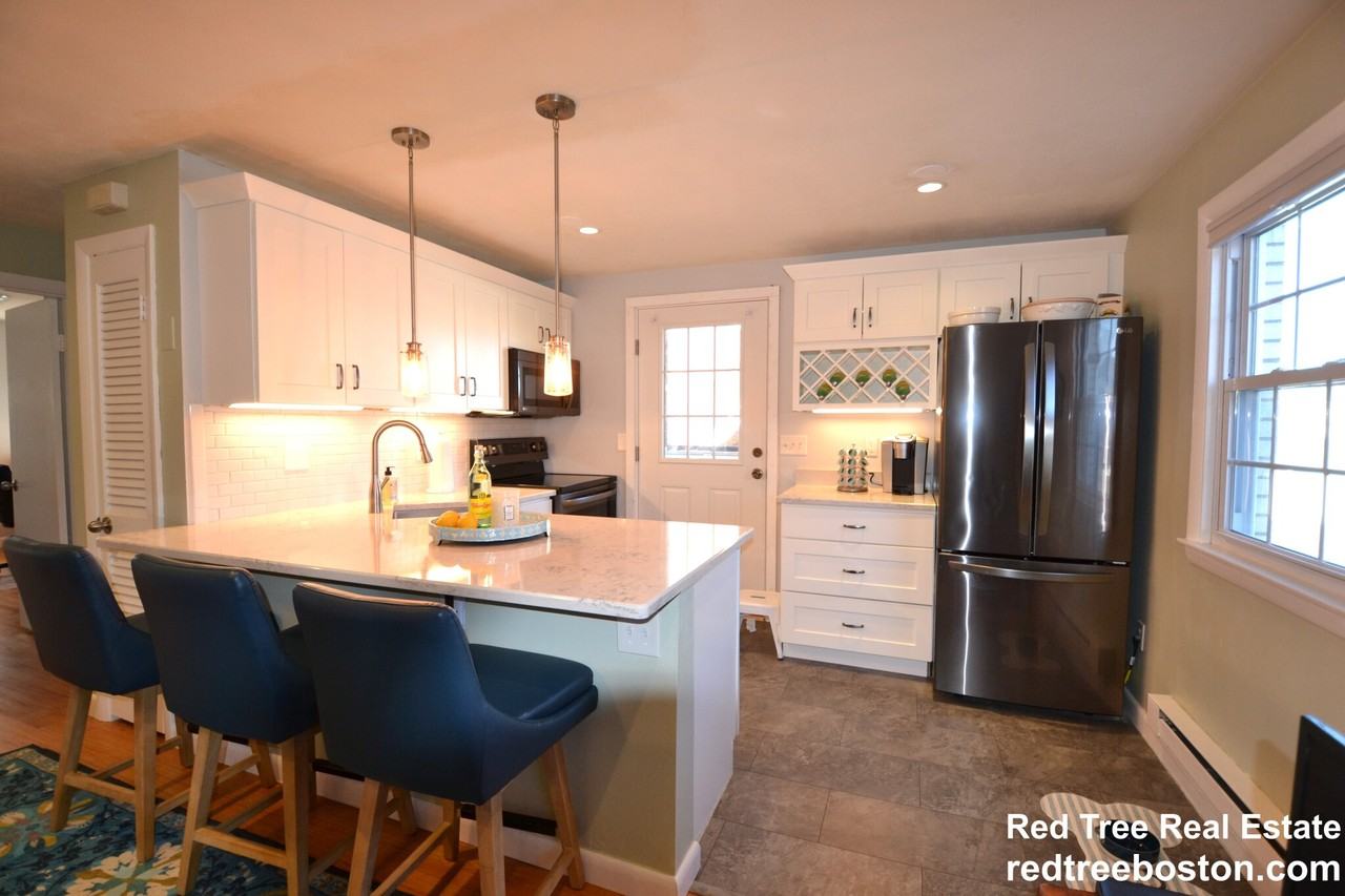 18 Austin Ct #D - Photo 3 of 31