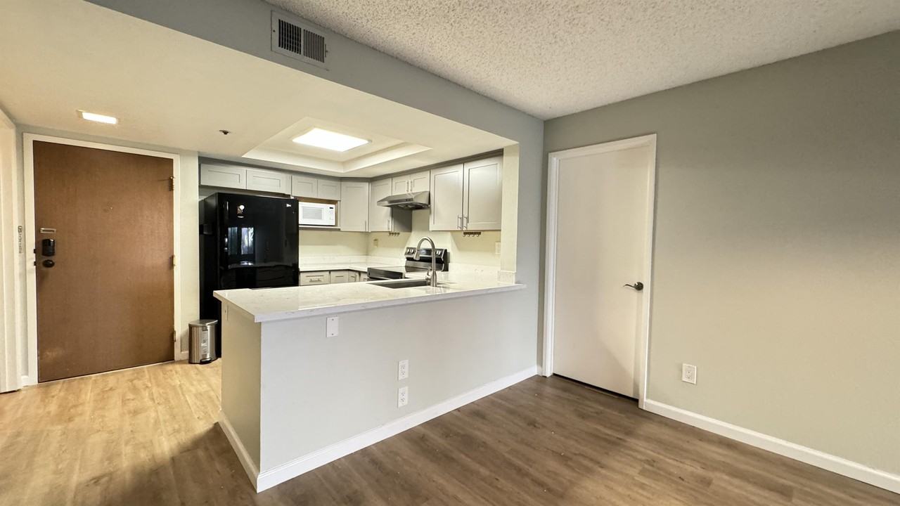 545 545 Pierce Street - 2110unit 2110 #2110 - Photo 3 of 32