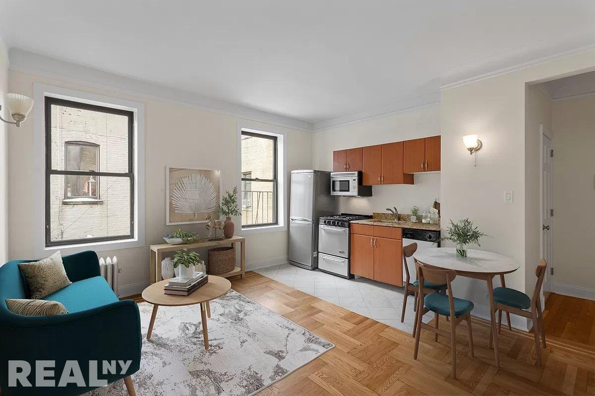 W 11th St #6H - Photo 4 of 5