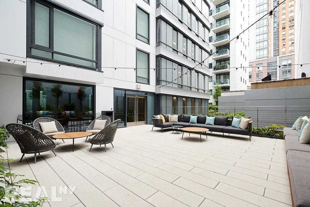 11th Ave #5N - Photo 3 of 20