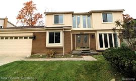 6895 Indian Creek Dr - Photo 1 of 1