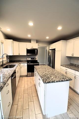 6895 Indian Creek Dr - Photo 7 of 16