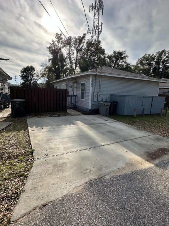215 N Carys Ln - Photo 2 of 14