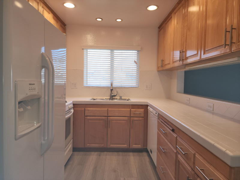 24613 Falena Ave - Photo 4 of 27