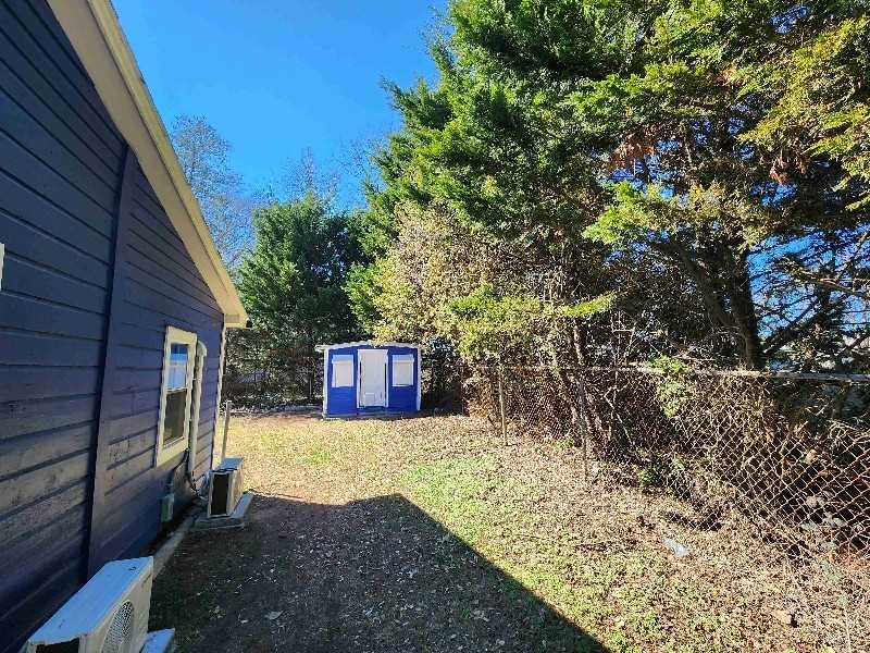 102 Musgrove St - Photo 2 of 8