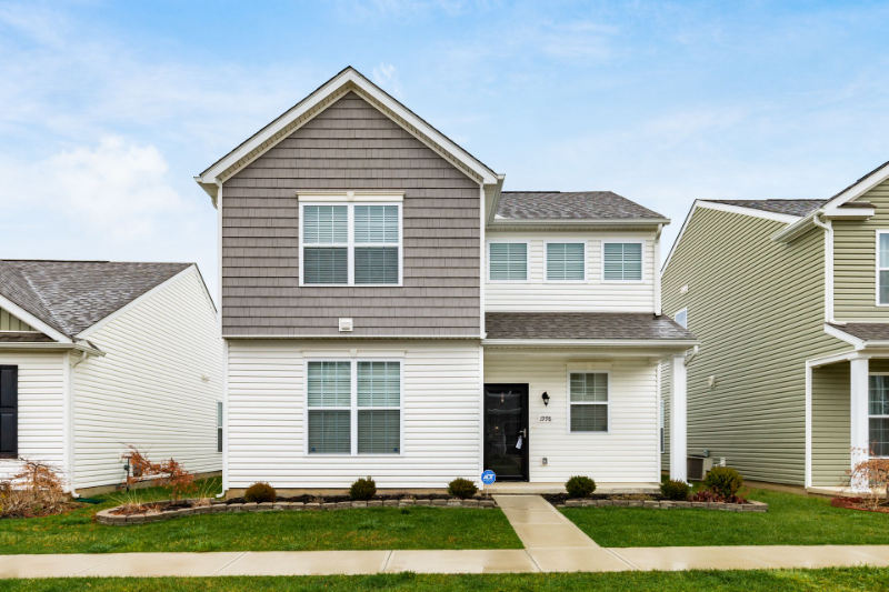 1998 Freehold St - Photo 2 of 37