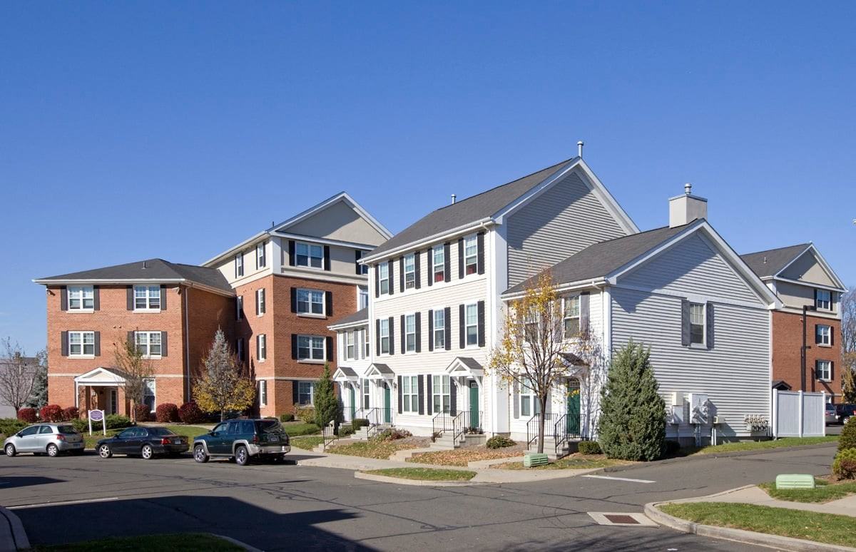 Southwood Square Apartments - Photo 5 of 9