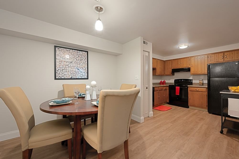 Williamsburg Estates - Photo 2 of 32