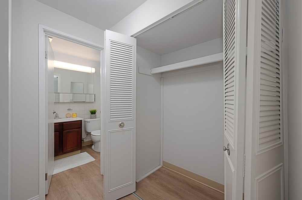 Williamsburg Estates - Photo 4 of 32