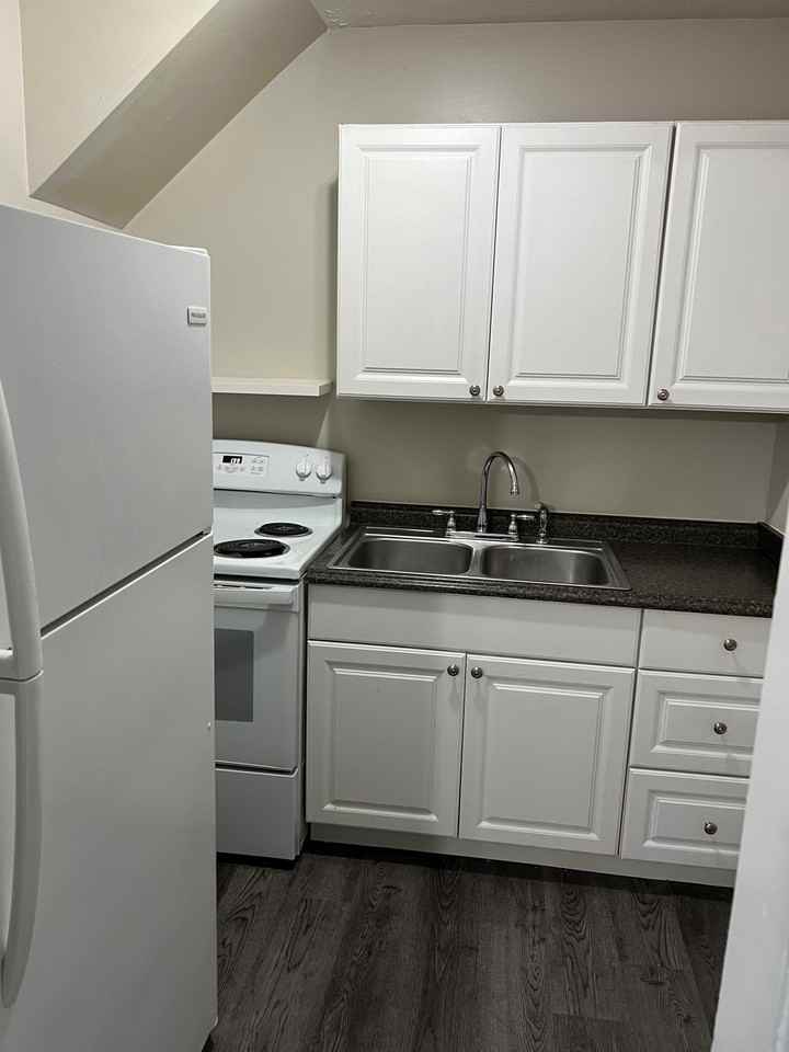 111 Maryland Avenue - Photo 2 of 7