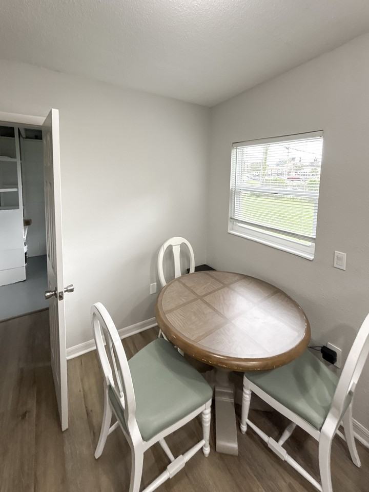 Montego Ln - Photo 4 of 12