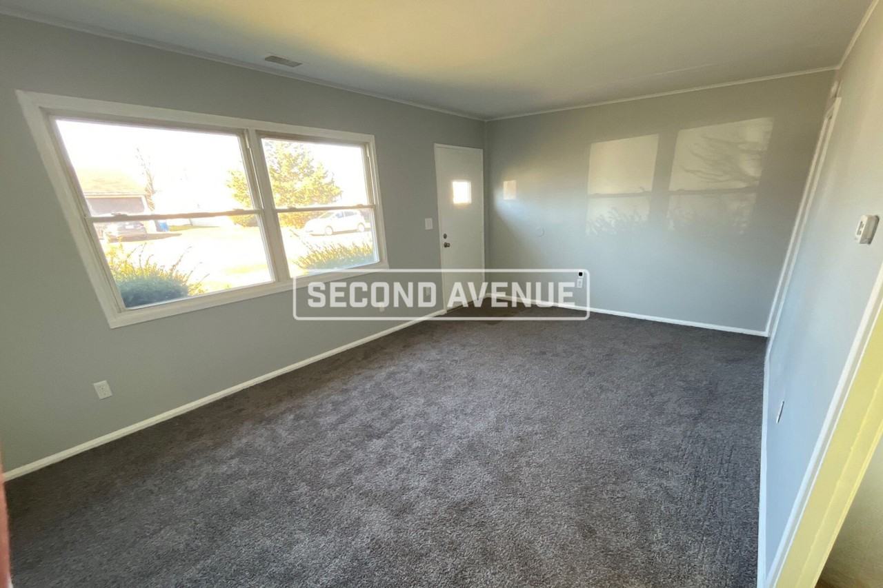 322 Roosevelt Dr - Photo 3 of 16