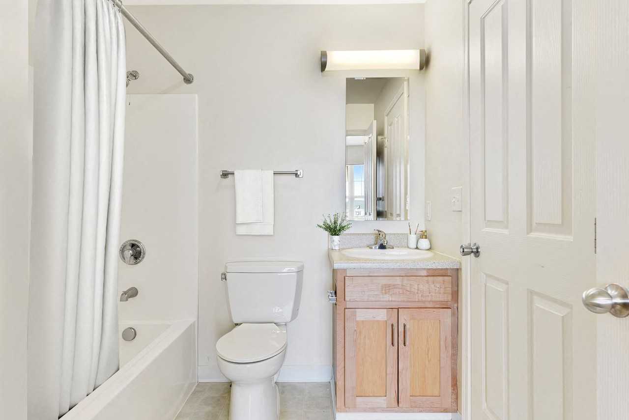 Creekwood Apartments - Photo 4 of 17