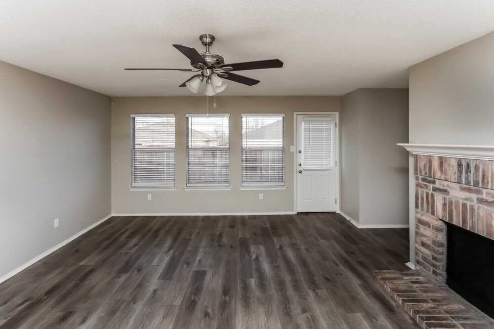 2804 Monticello Ln - Photo 3 of 16