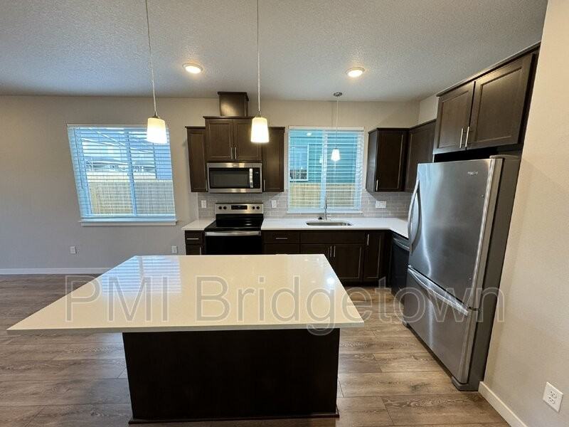 7041 Se Alberta St - Photo 2 of 21