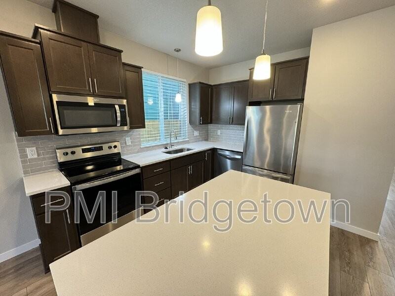 7041 Se Alberta St - Photo 3 of 21