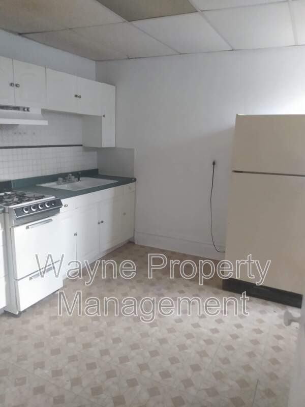 744 1st St #4 - Photo 6 of 10