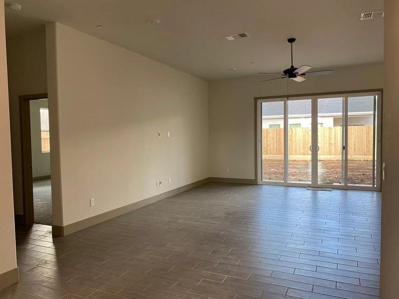 2467 Valverde Dr - Photo 5 of 44