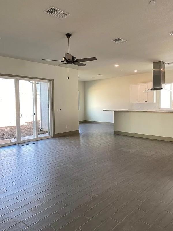 2467 Valverde Dr - Photo 7 of 44