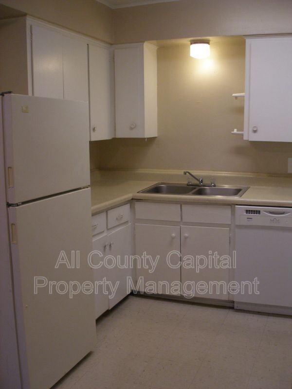 6506 S 1st St #102 - Photo 3 of 10