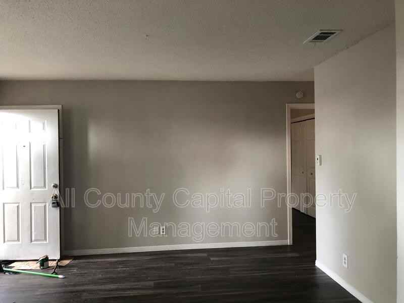 6506 S 1st St #102 - Photo 7 of 10