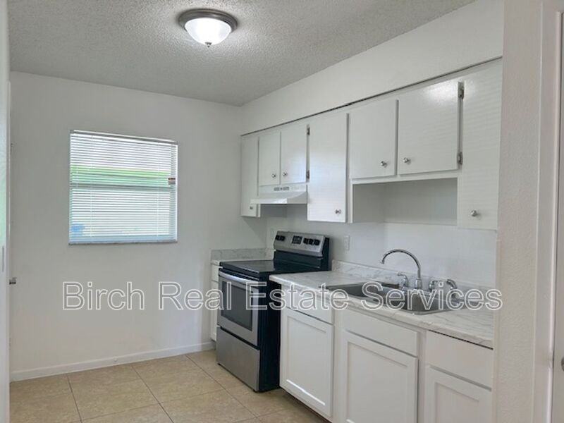 1635 Wayman St - Photo 3 of 13