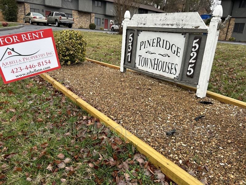 537 Scott County Rd #H