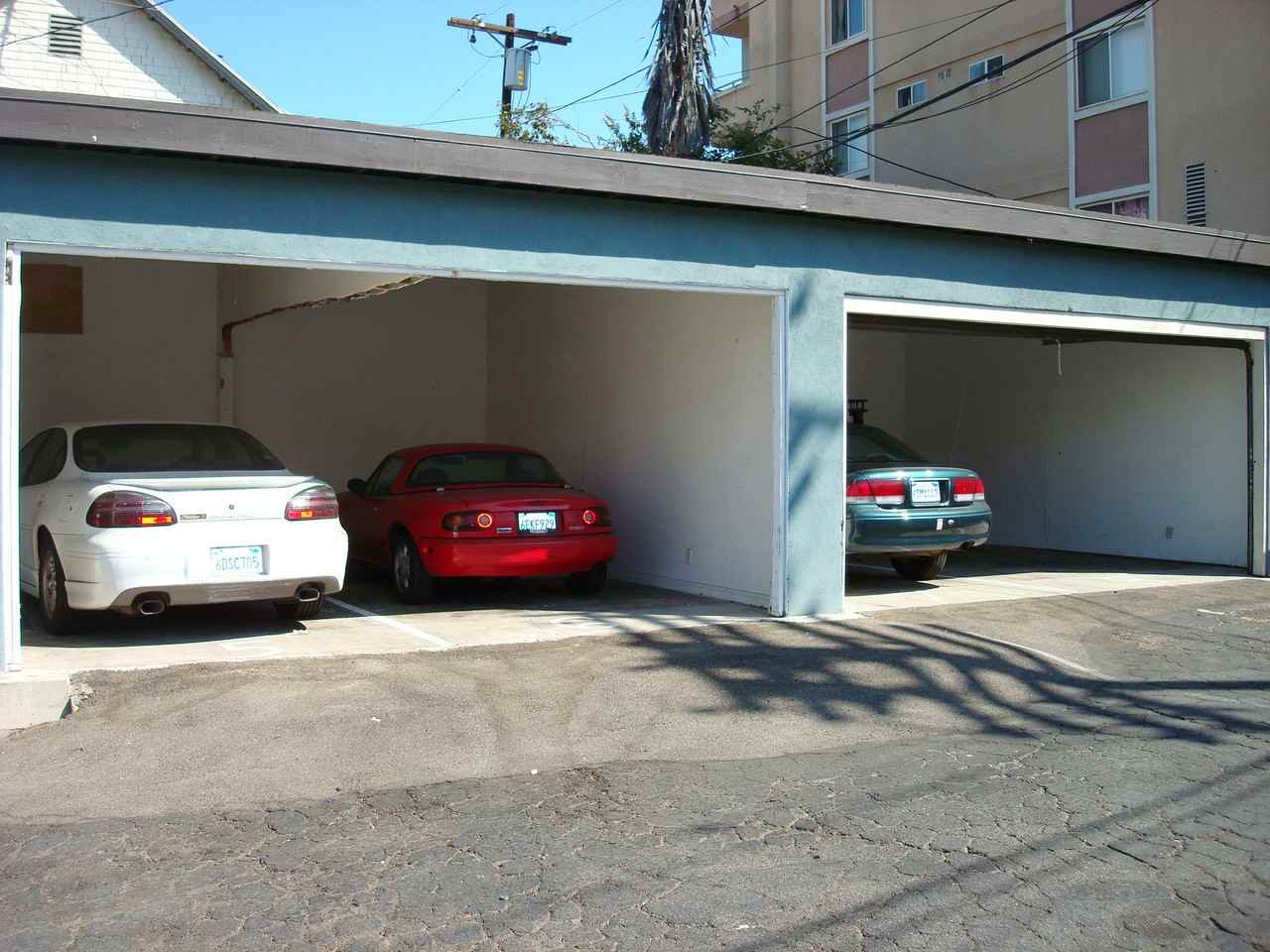 Oso Apartments - Photo 4 of 4