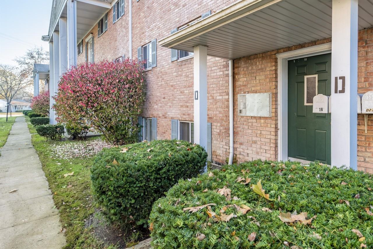 Mackinaw Heights - Photo 2 of 3